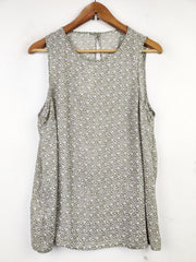 Buy online pre-used pre-loved 100% authentic & Original branded Primark (SWT-4049) available in Pakistan. Top international brands avilable.