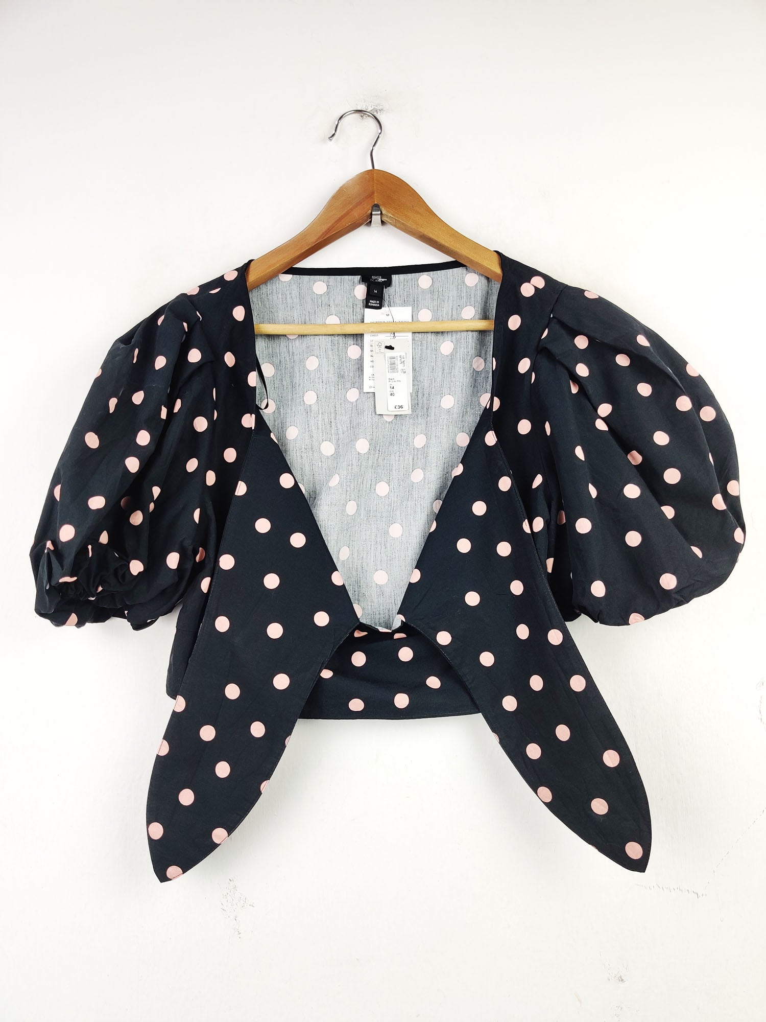Buy online pre-used pre-loved 100% authentic & Original branded River Island (SWT-4079) available in Pakistan. Top international brands avilable.