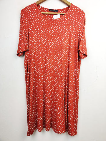 Buy online pre-used pre-loved 100% authentic & Original branded Marks & Spencer (SWT-4176) available in Pakistan. Top international brands avilable.