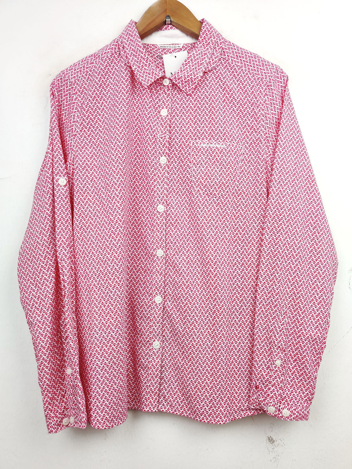 Buy online pre-used pre-loved 100% authentic & Original branded Craghoppers (SWT-4183) available in Pakistan. Top international brands avilable.