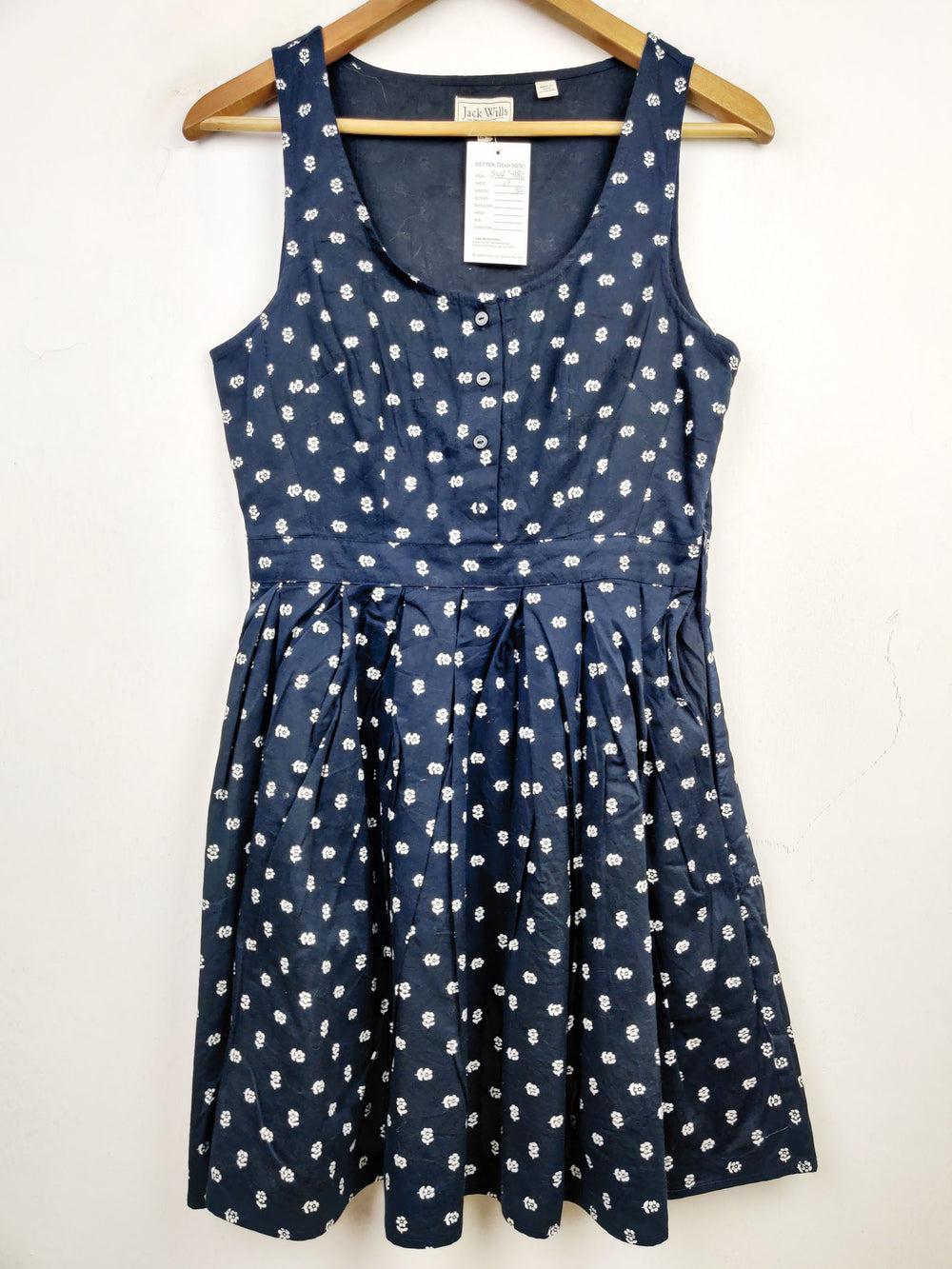 Buy online pre-used pre-loved 100% authentic & Original branded Jack Wills (SWT-4186) available in Pakistan. Top international brands avilable.