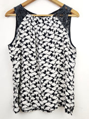 Buy online pre-used pre-loved 100% authentic & Original branded Dorothy Perkins (SWT-4207) available in Pakistan. Top international brands avilable.