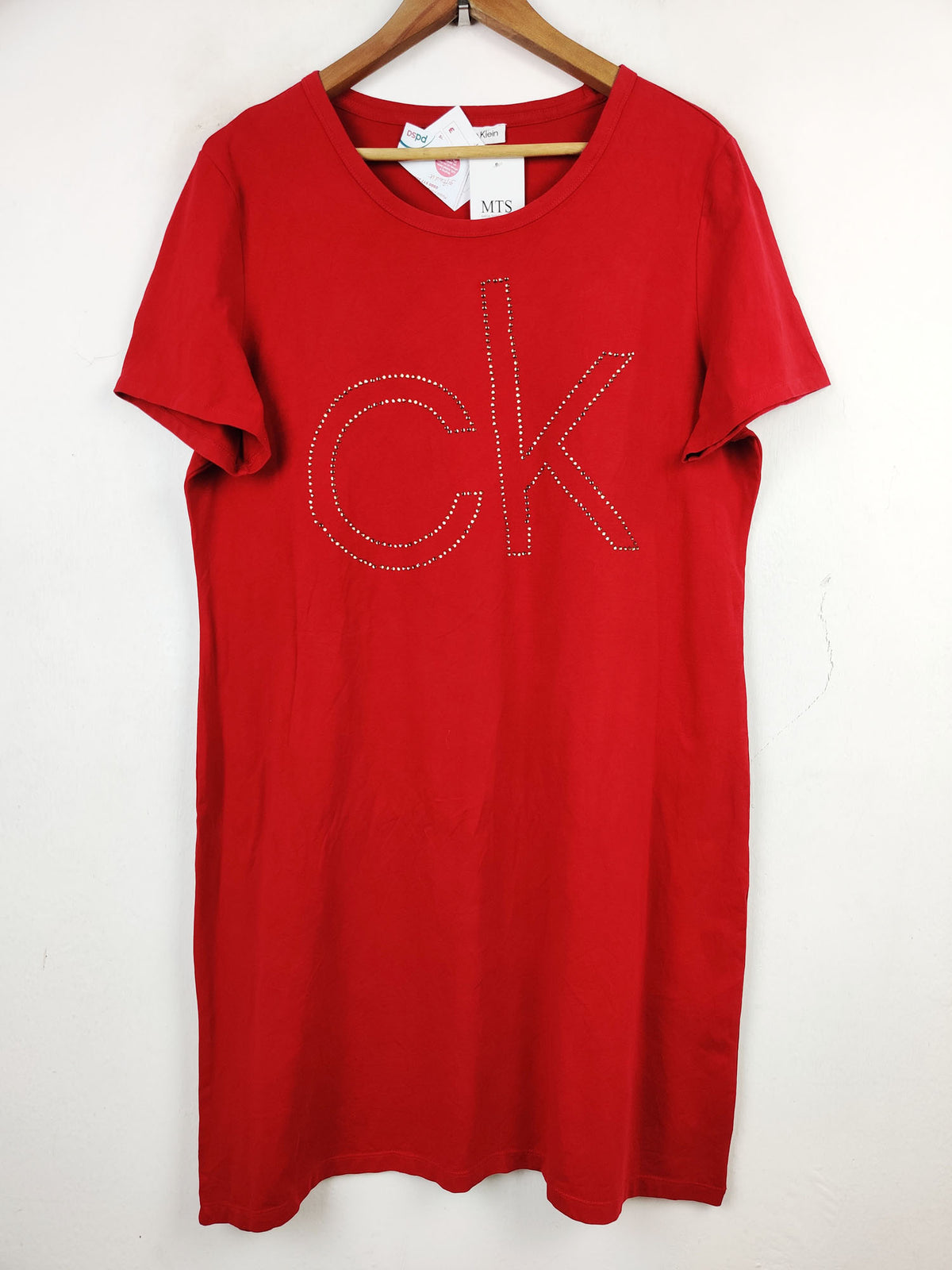 Buy online pre-used pre-loved 100% authentic & Original branded Calvin Klein (SWT-4224) available in Pakistan. Top international brands avilable.