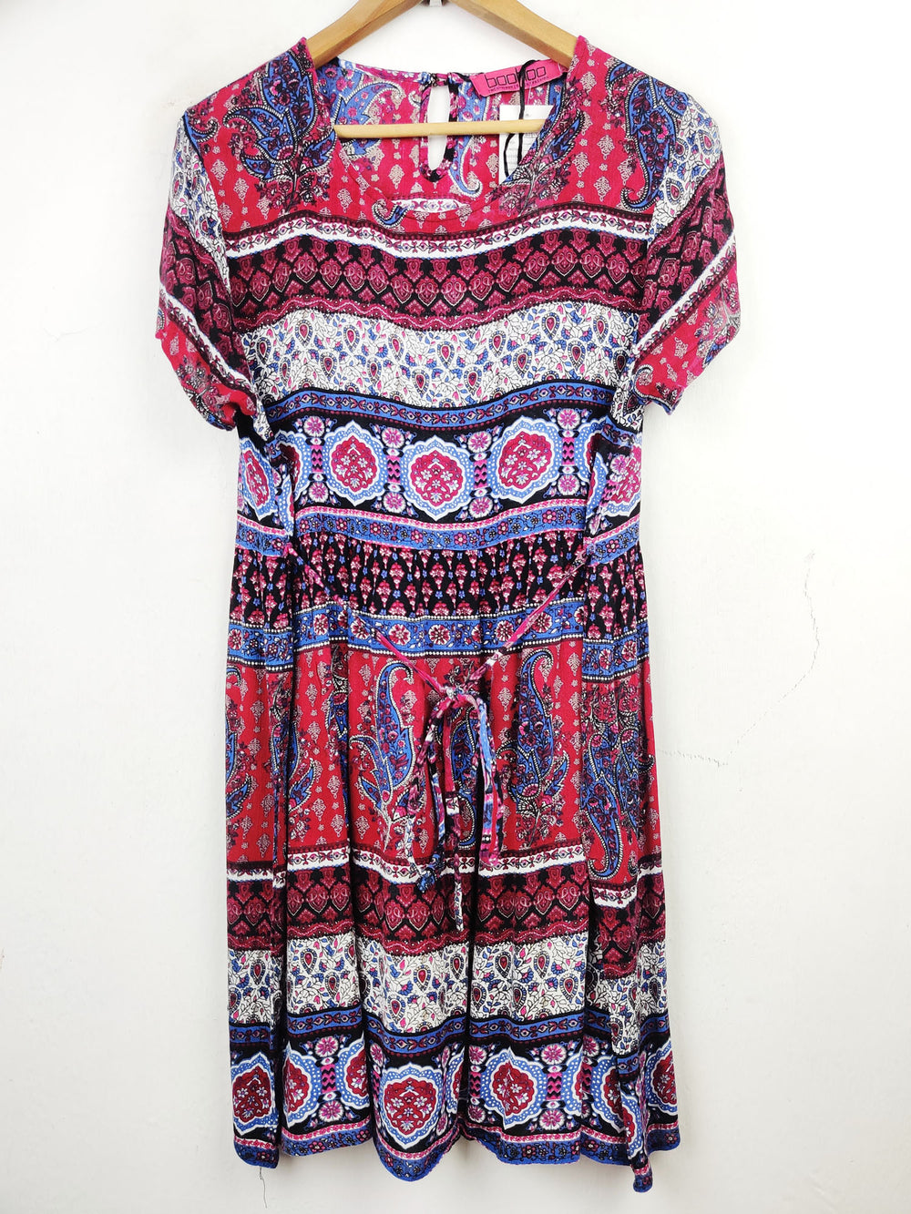 Buy online pre-used pre-loved 100% authentic & Original branded Boohoo (SWT-4284) available in Pakistan. Top international brands avilable.