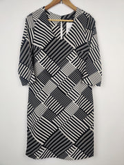 Buy online pre-used pre-loved 100% authentic & Original branded Marks & Spencer (SWT-429) available in Pakistan. Top international brands avilable.