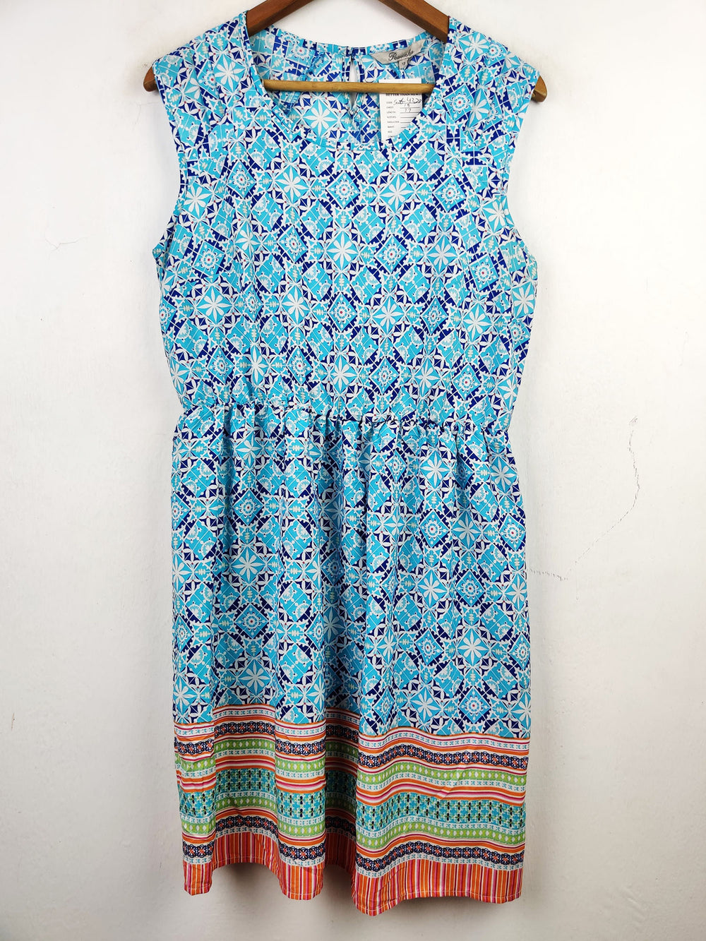 Buy online pre-used pre-loved 100% authentic & Original branded Peacocks (SWT-4328) available in Pakistan. Top international brands avilable.