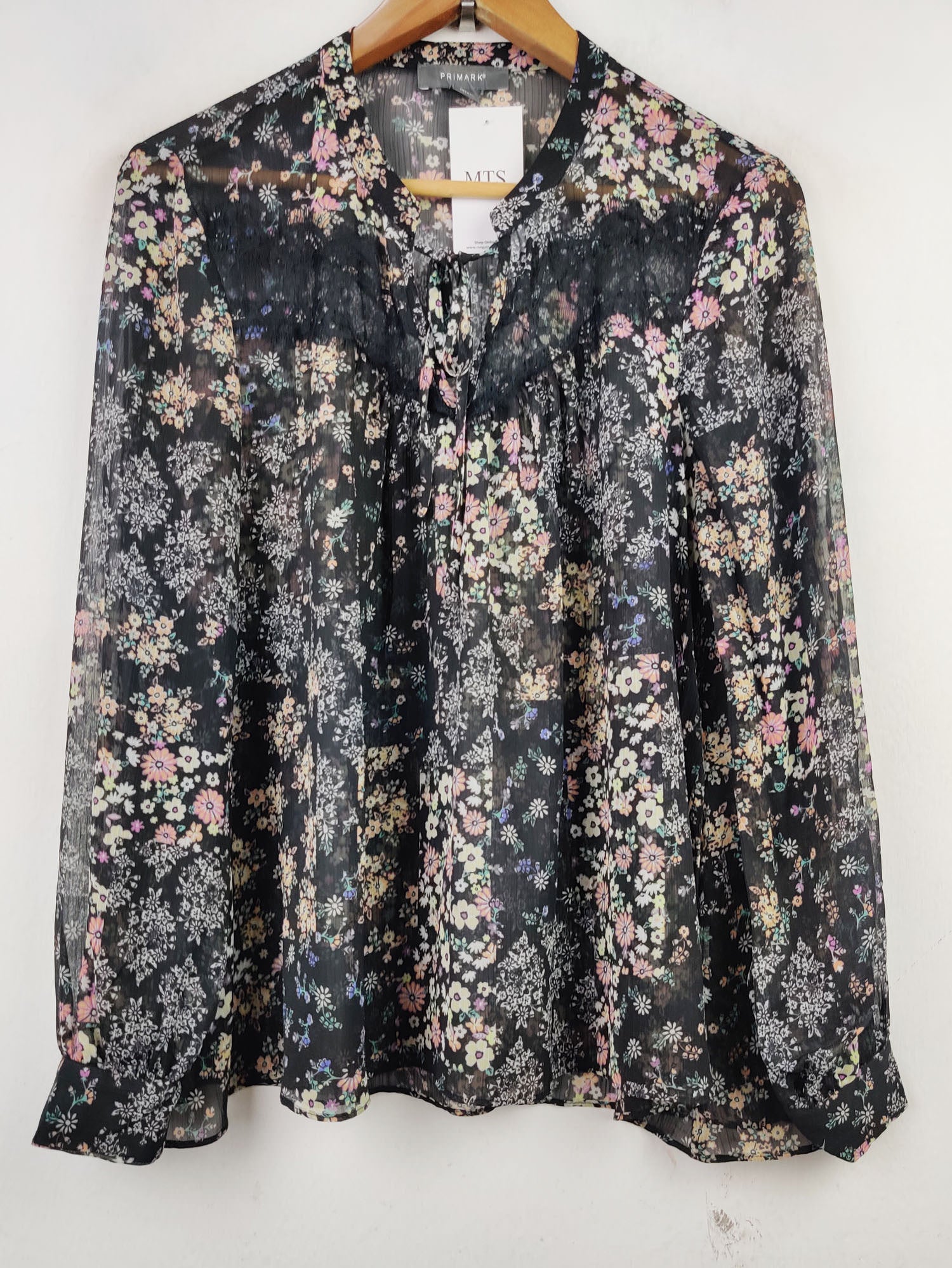Buy online pre-used pre-loved 100% authentic & Original branded Primark (SWT-4339) available in Pakistan. Top international brands avilable.