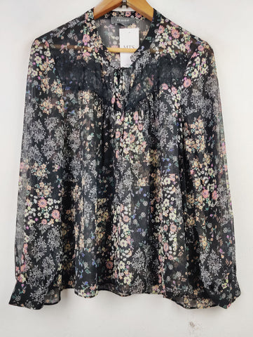 Buy online pre-used pre-loved 100% authentic & Original branded Primark (SWT-4339) available in Pakistan. Top international brands avilable.
