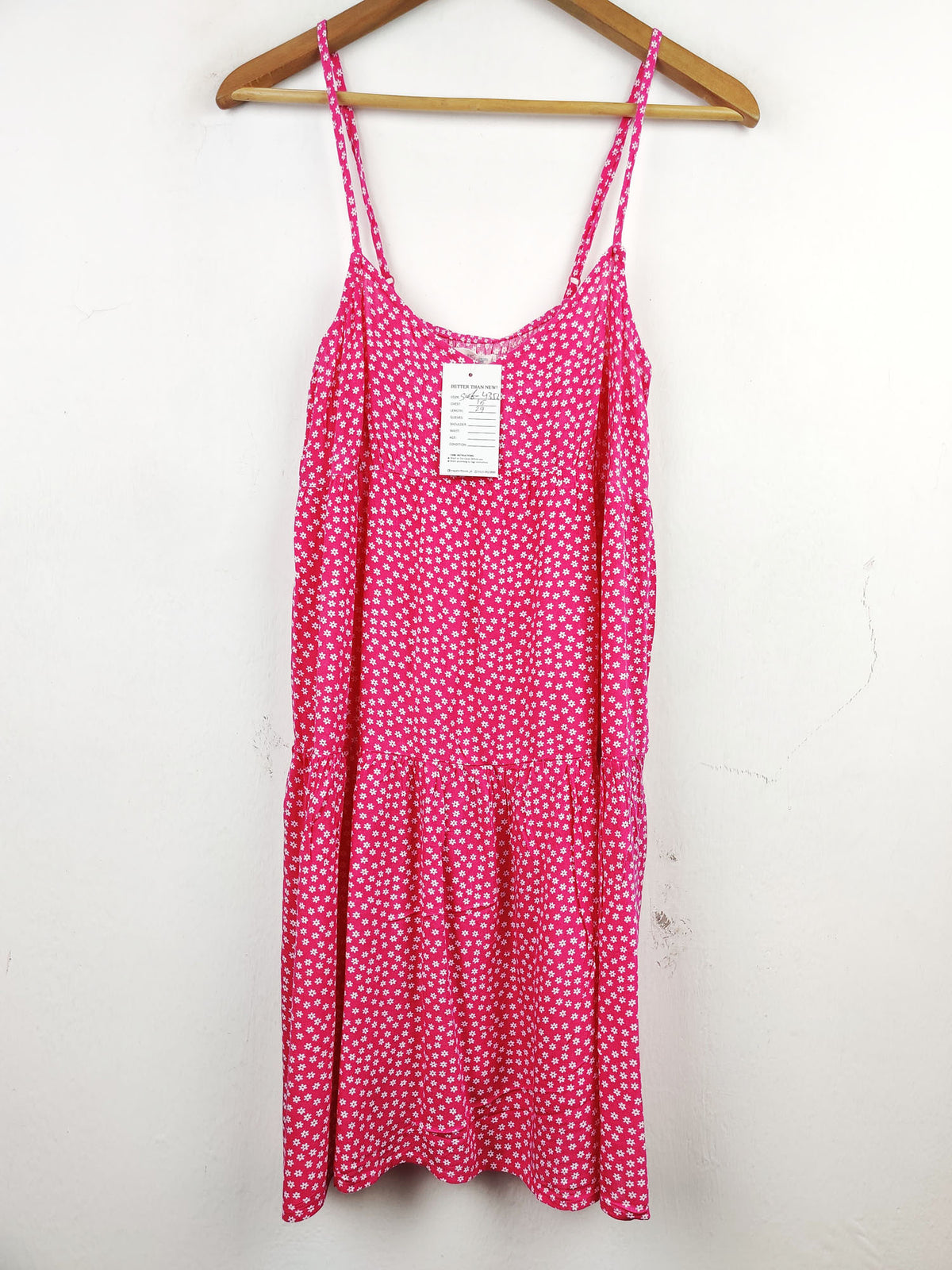 Buy online pre-used pre-loved 100% authentic & Original branded Primark (SWT-4356) available in Pakistan. Top international brands avilable.