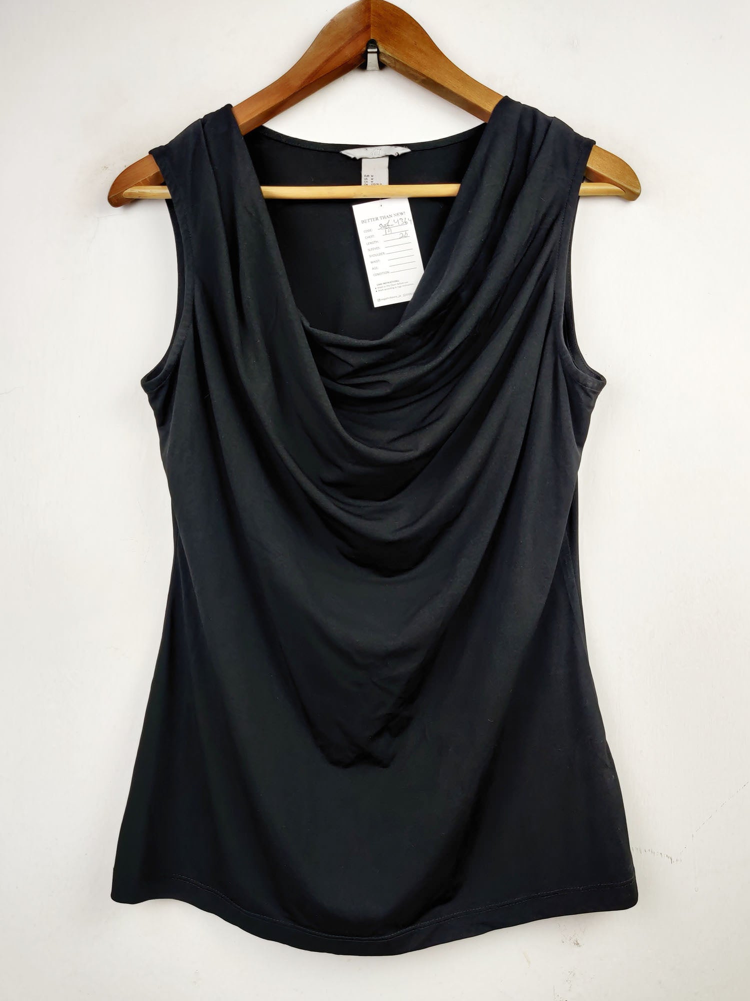 Buy online pre-used pre-loved 100% authentic & Original branded H&M (SWT-4364) available in Pakistan. Top international brands avilable.