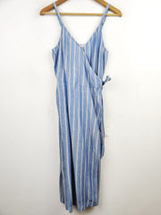 Buy online pre-used pre-loved 100% authentic & Original branded Hollister (SWT-4410) available in Pakistan. Top international brands avilable.