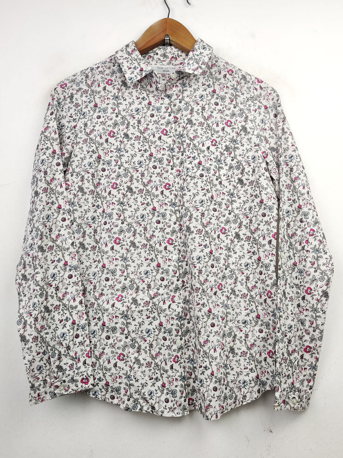 Buy online pre-used pre-loved 100% authentic & Original branded John Lewis (SWT-4439) available in Pakistan. Top international brands avilable.