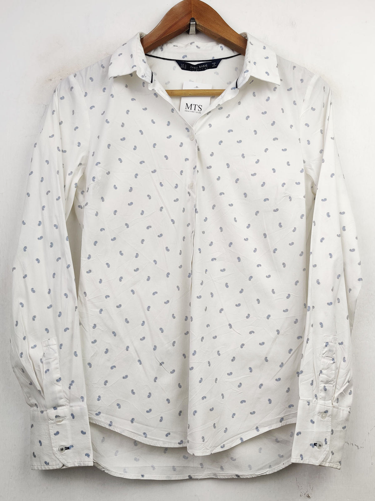 Buy online pre-used pre-loved 100% authentic & Original branded Zara (SWT-4446) available in Pakistan. Top international brands avilable.