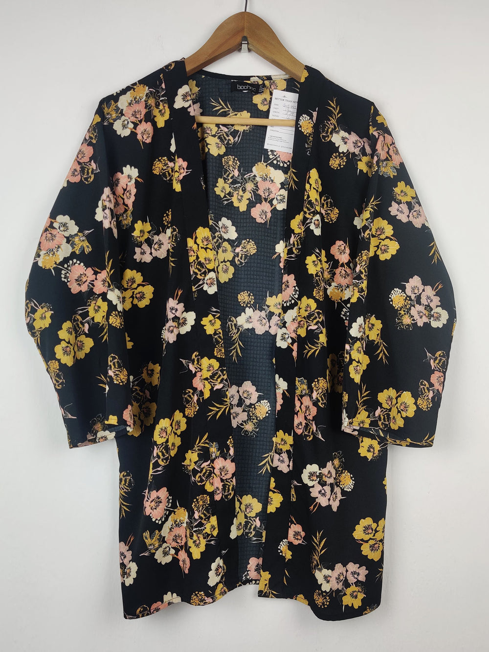 Buy online pre-used pre-loved 100% authentic & Original branded Boohoo (SWT-445) available in Pakistan. Top international brands avilable.