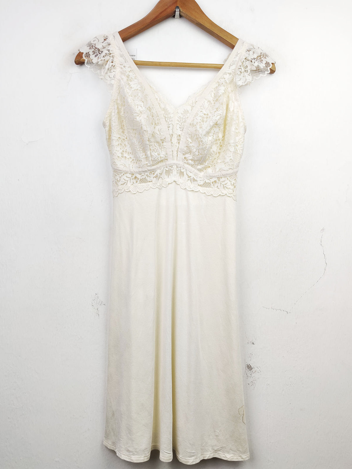 Buy online pre-used pre-loved 100% authentic & Original branded Bravissimo (SWT-4463) available in Pakistan. Top international brands avilable.
