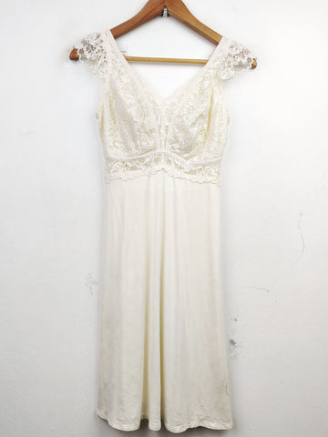 Buy online pre-used pre-loved 100% authentic & Original branded Bravissimo (SWT-4463) available in Pakistan. Top international brands avilable.