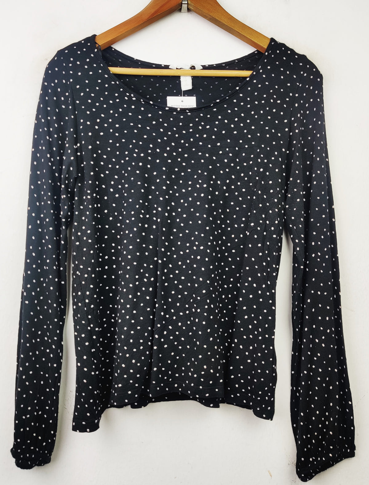 Buy online pre-used pre-loved 100% authentic & Original branded H&M (SWT-4489) available in Pakistan. Top international brands avilable.