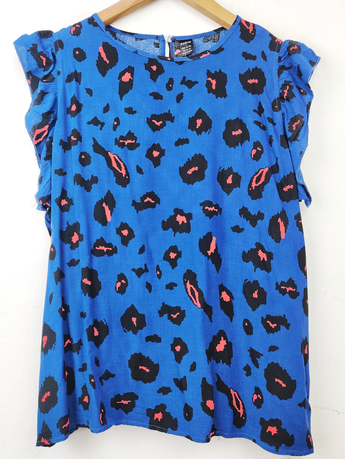 Buy online pre-used pre-loved 100% authentic & Original branded Shein (SWT-4498) available in Pakistan. Top international brands avilable.