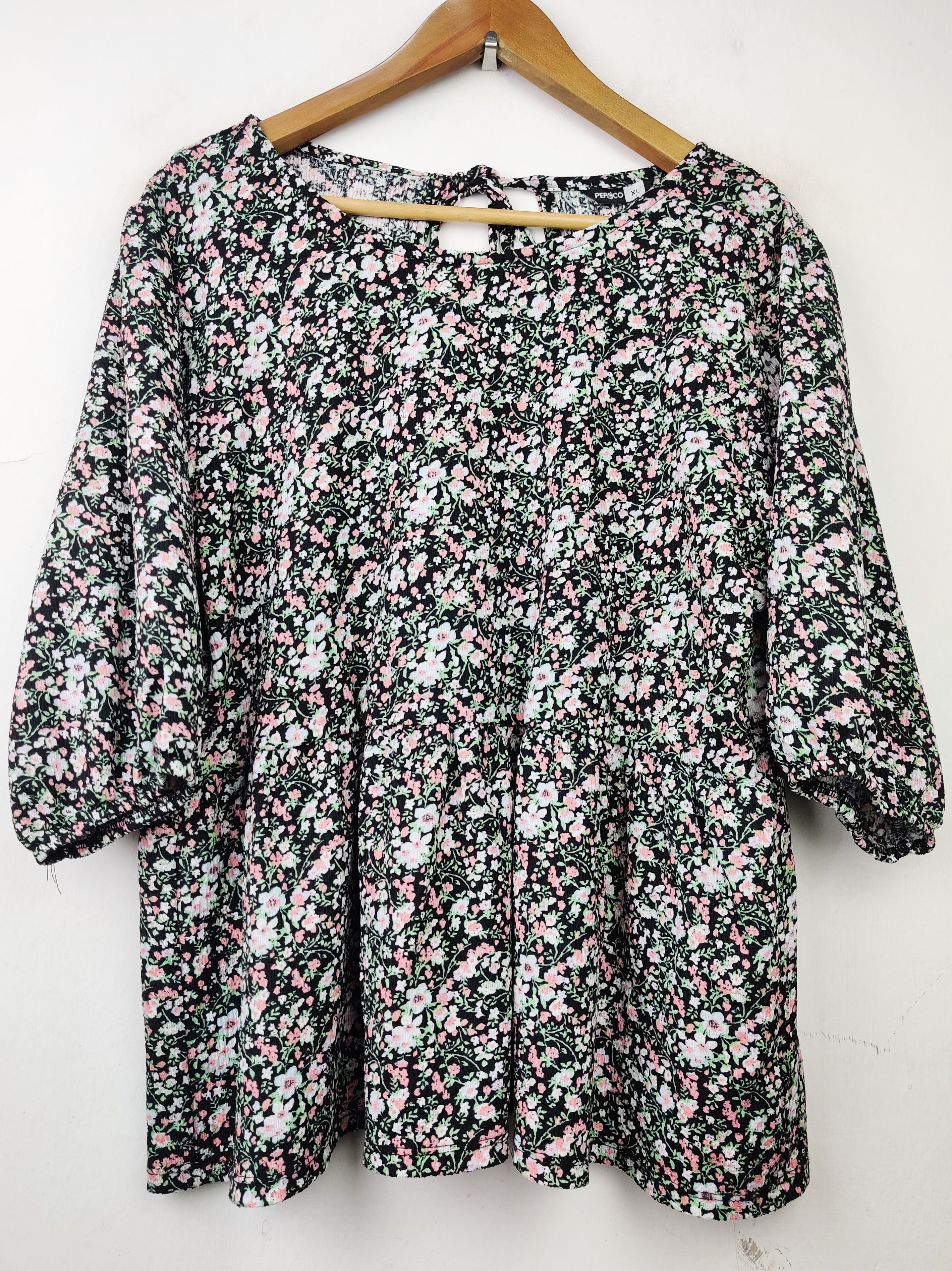 Buy online pre-used pre-loved 100% authentic & Original branded Pep & Co (SWT-4524) available in Pakistan. Top international brands avilable.