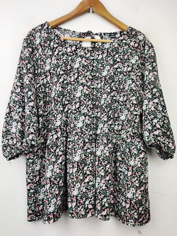 Buy online pre-used pre-loved 100% authentic & Original branded Pep & Co (SWT-4524) available in Pakistan. Top international brands avilable.