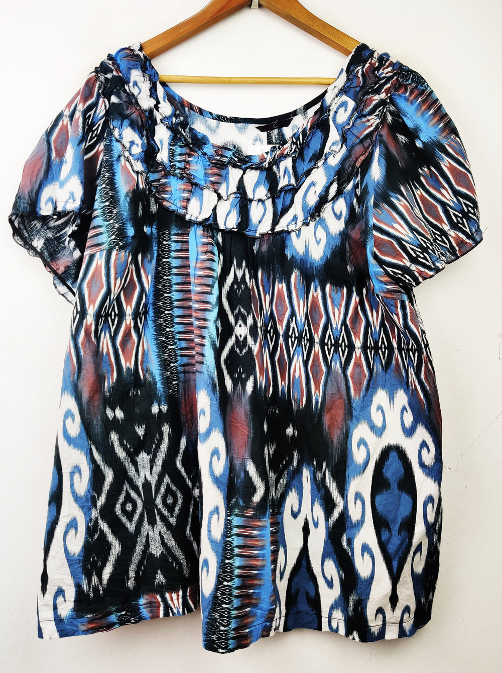 Buy online pre-used pre-loved 100% authentic & Original branded E (SWT-4546) available in Pakistan. Top international brands avilable.