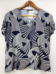 Buy online pre-used pre-loved 100% authentic & Original branded Twist (SWT-4557) available in Pakistan. Top international brands avilable.