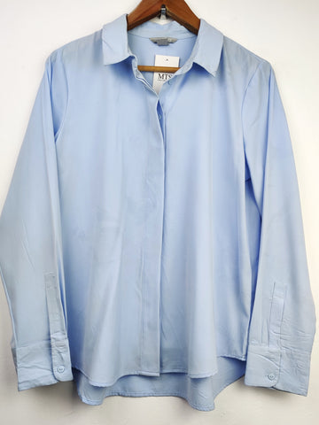 Buy online pre-used pre-loved 100% authentic & Original branded H&M (SWT-4594) available in Pakistan. Top international brands avilable.