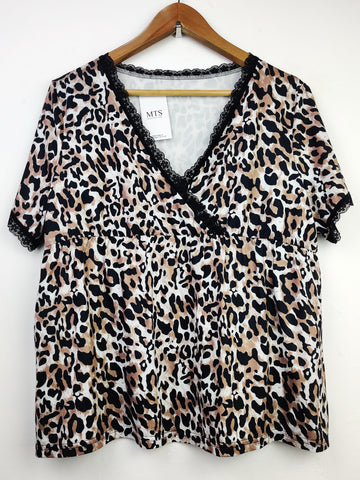 Buy online pre-used pre-loved 100% authentic & Original branded Unknown Brand (SWT-4598) available in Pakistan. Top international brands avilable.