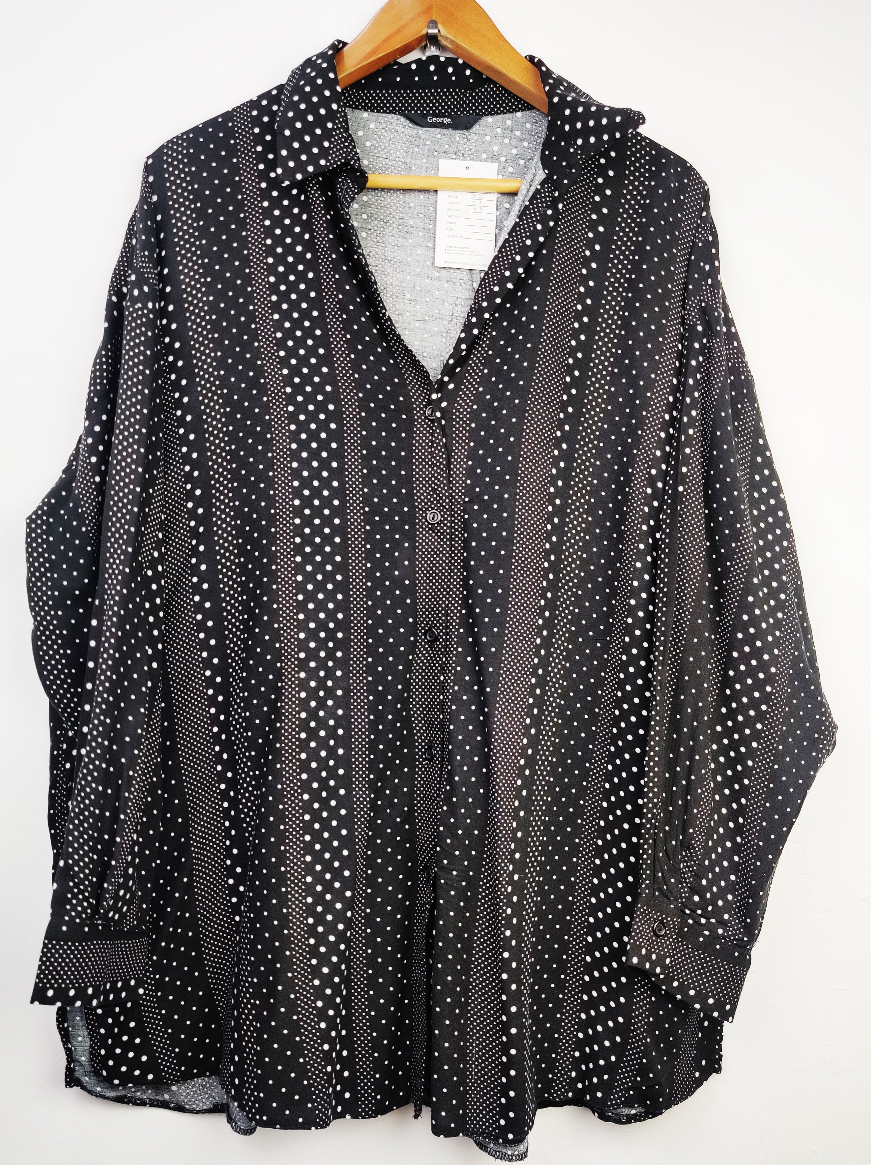 Buy online pre-used pre-loved 100% authentic & Original branded George (SWT-4612) available in Pakistan. Top international brands avilable.