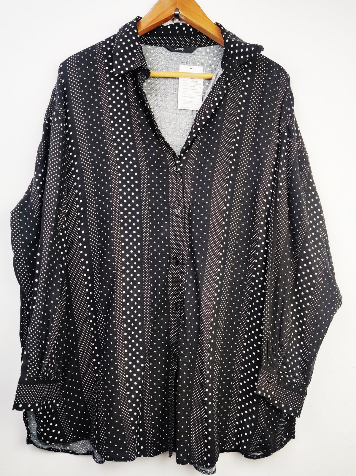 Buy online pre-used pre-loved 100% authentic & Original branded George (SWT-4612) available in Pakistan. Top international brands avilable.