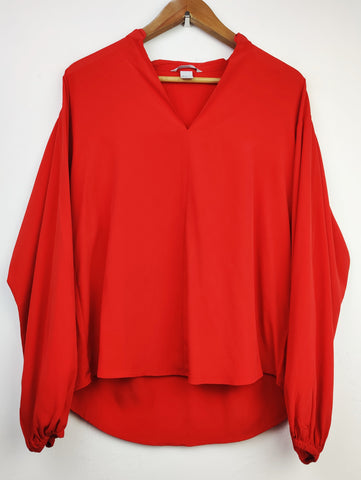 Buy online pre-used pre-loved 100% authentic & Original branded H&M (SWT-4618) available in Pakistan. Top international brands avilable.