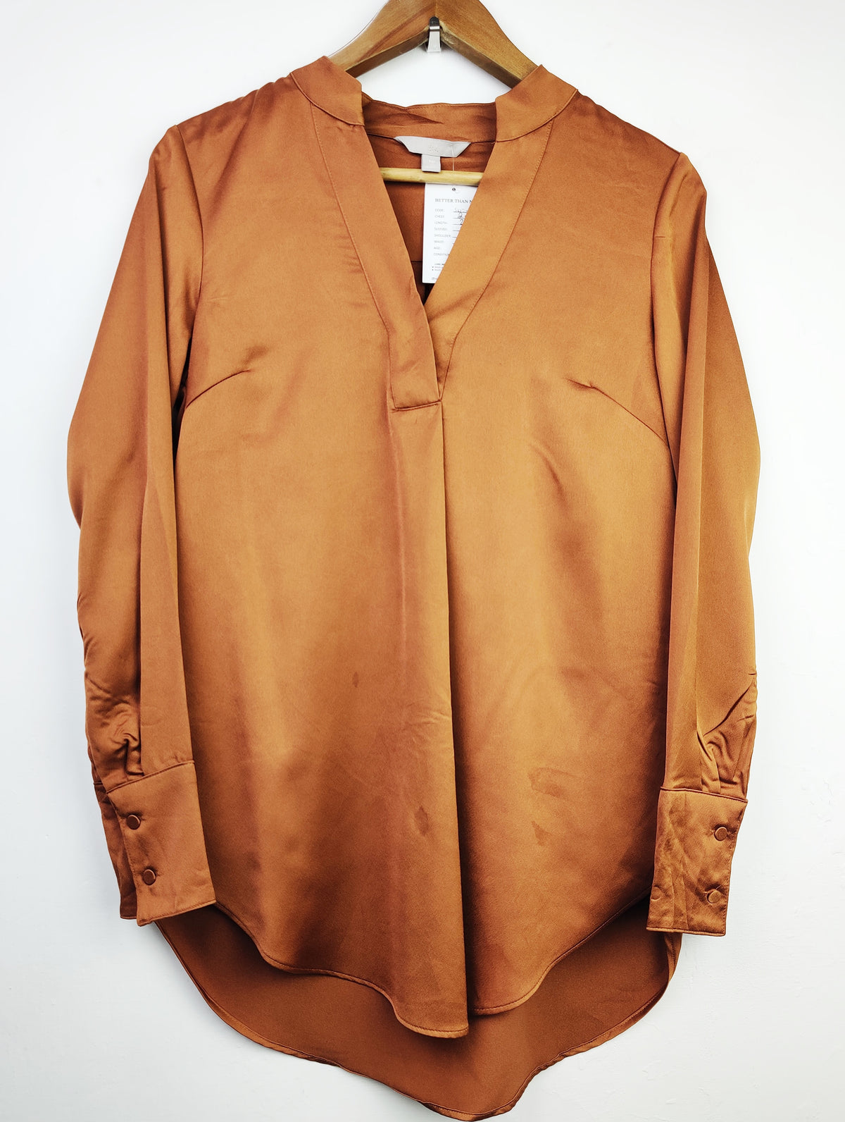 Buy online pre-used pre-loved 100% authentic & Original branded H&M (SWT-4620) available in Pakistan. Top international brands avilable.