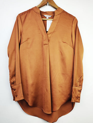 Buy online pre-used pre-loved 100% authentic & Original branded H&M (SWT-4620) available in Pakistan. Top international brands avilable.