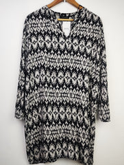 Buy online pre-used pre-loved 100% authentic & Original branded Atmosphere (SWT-4679) available in Pakistan. Top international brands avilable.