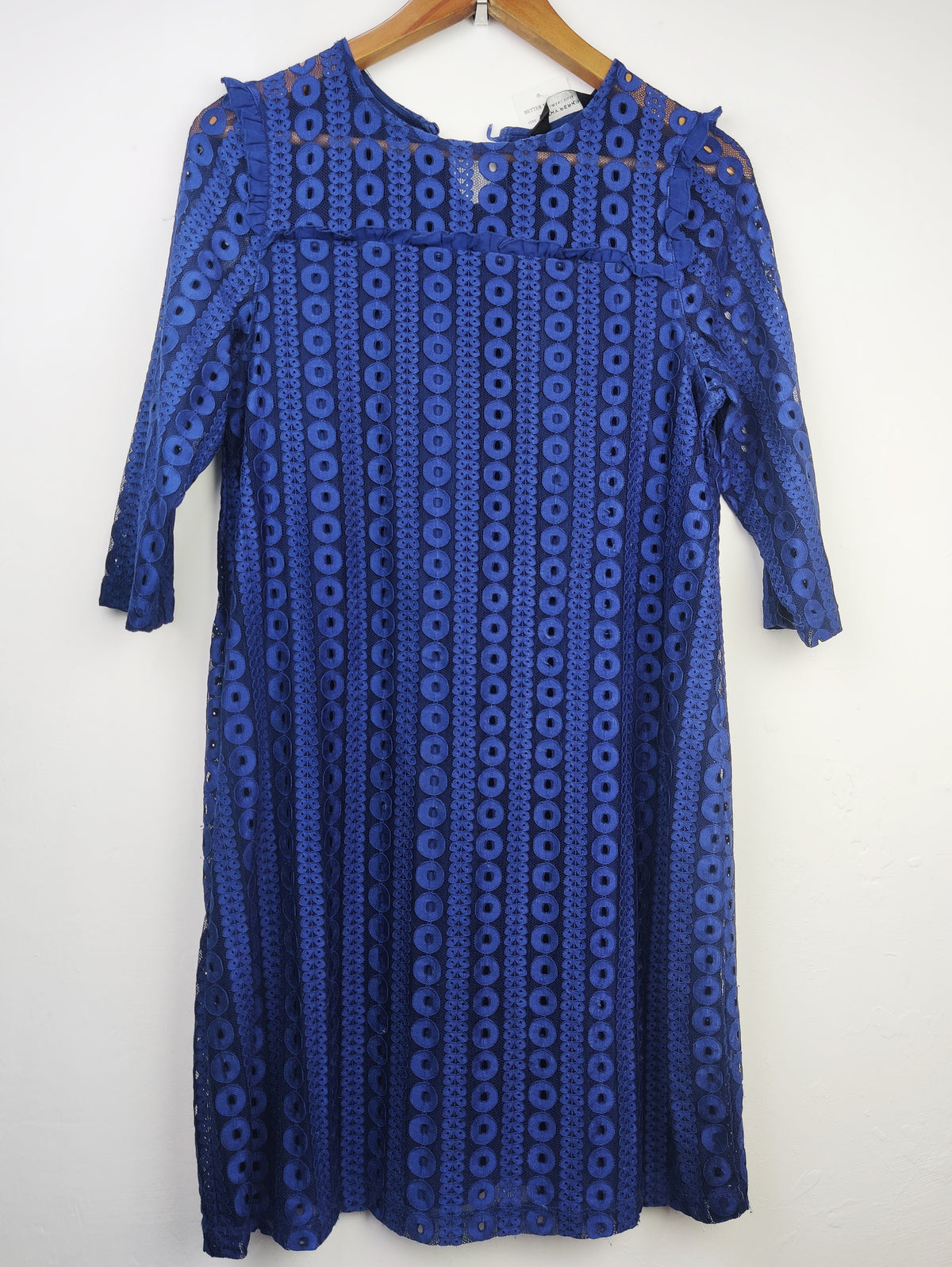 Buy online pre-used pre-loved 100% authentic & Original branded Dorothy Perkins (SWT-4682) available in Pakistan. Top international brands avilable.
