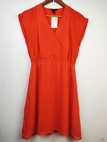 Buy online pre-used pre-loved 100% authentic & Original branded H&M (SWT-4683) available in Pakistan. Top international brands avilable.