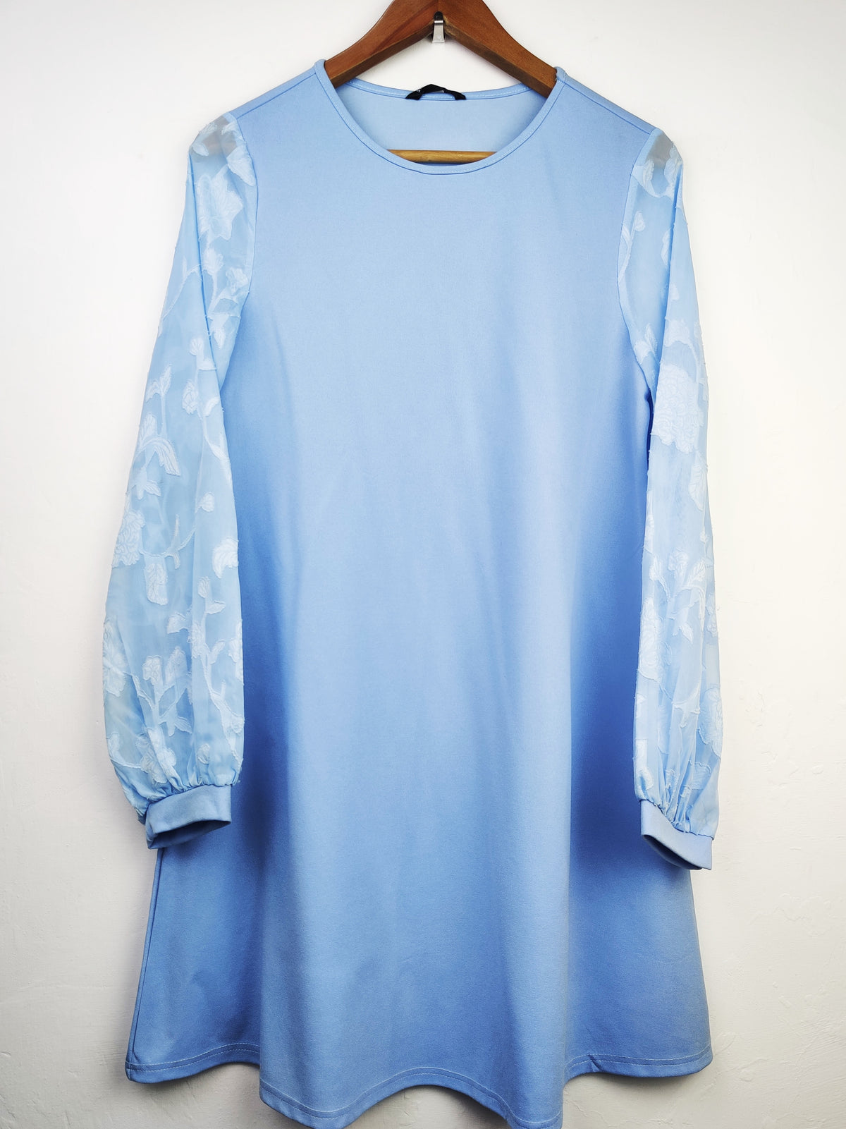 Buy online pre-used pre-loved 100% authentic & Original branded Shein (SWT-4685) available in Pakistan. Top international brands avilable.