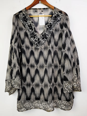 Buy online pre-used pre-loved 100% authentic & Original branded Unknown Brand (SWT-4703) available in Pakistan. Top international brands avilable.