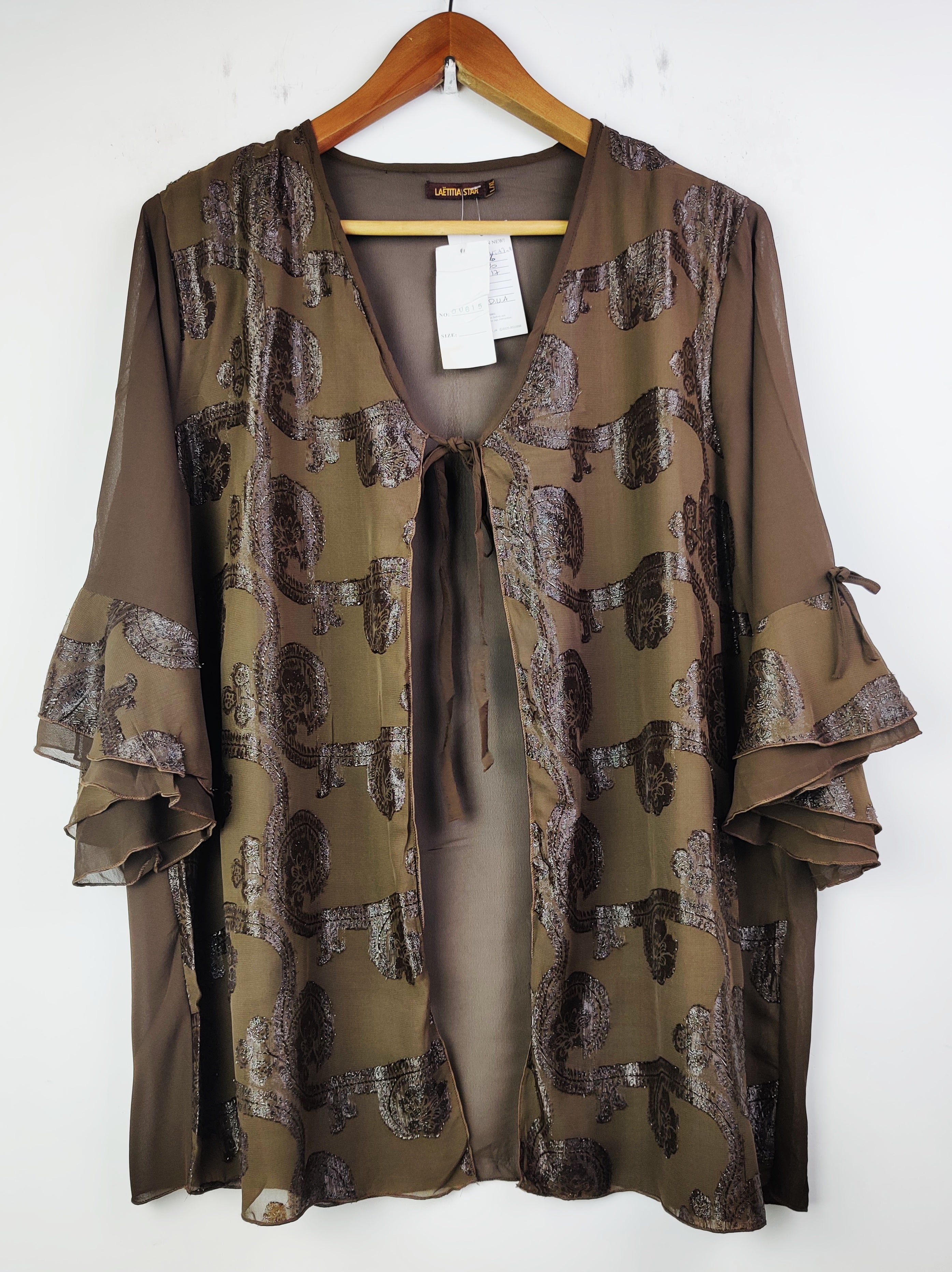 Buy online pre-used pre-loved 100% authentic & Original branded Laetitia Star (SWT-4708) available in Pakistan. Top international brands avilable.