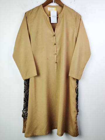 Buy online pre-used pre-loved 100% authentic & Original branded Nisha Gold (SWT-4774) available in Pakistan. Top international brands avilable.