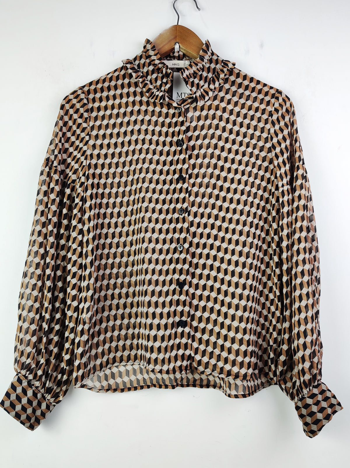 Buy online pre-used pre-loved 100% authentic & Original branded Mango (SWT-4791) available in Pakistan. Top international brands avilable.