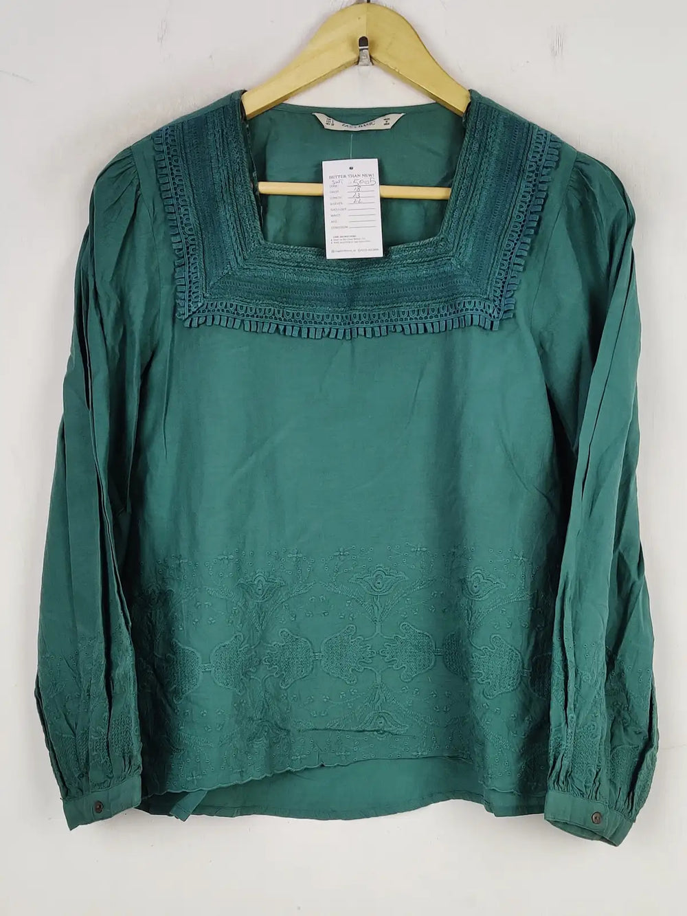 Buy online pre-used pre-loved 100% authentic & Original branded Zara (SWT-5005) available in Pakistan. Top international brands avilable.