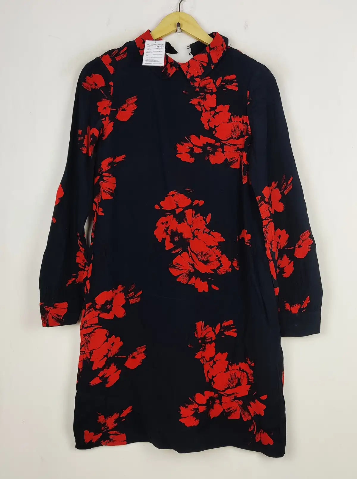 Buy online pre-used pre-loved 100% authentic & Original branded Hobbs (SWT-5034) available in Pakistan. Top international brands avilable.