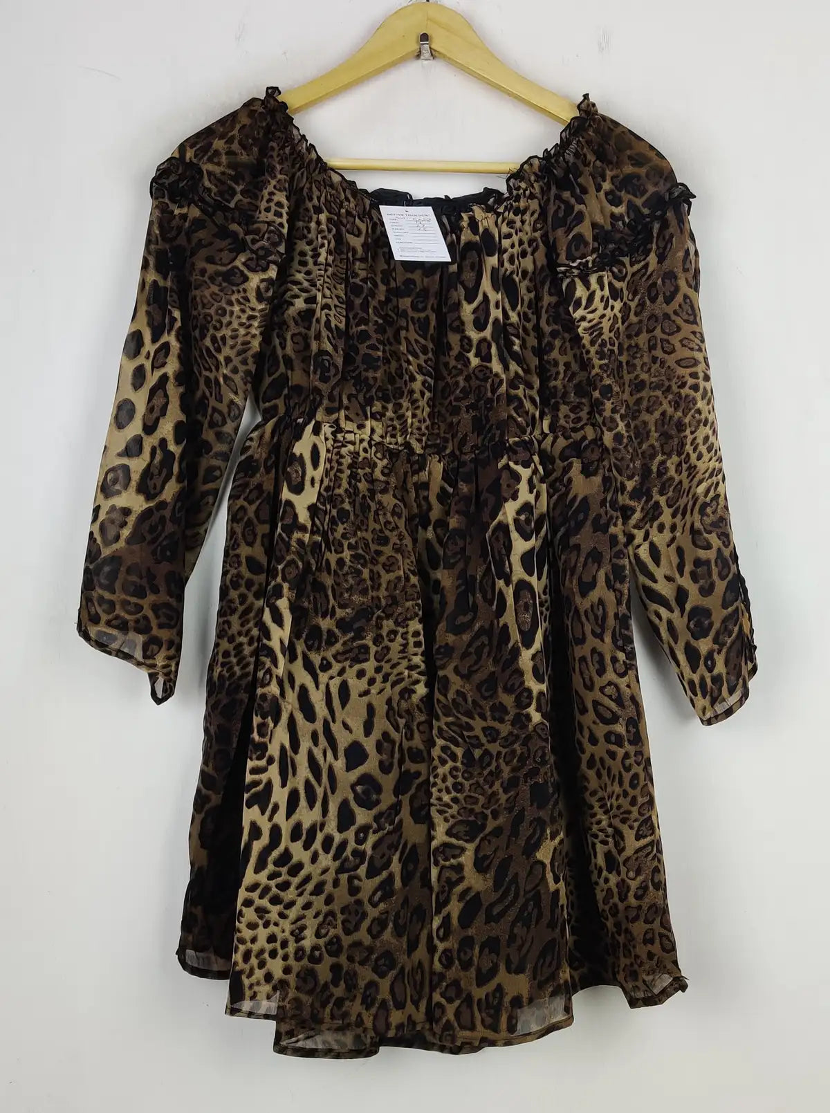 Buy online pre-used pre-loved 100% authentic & Original branded Pretty Little Thing (SWT-5038) available in Pakistan. Top international brands avilable.