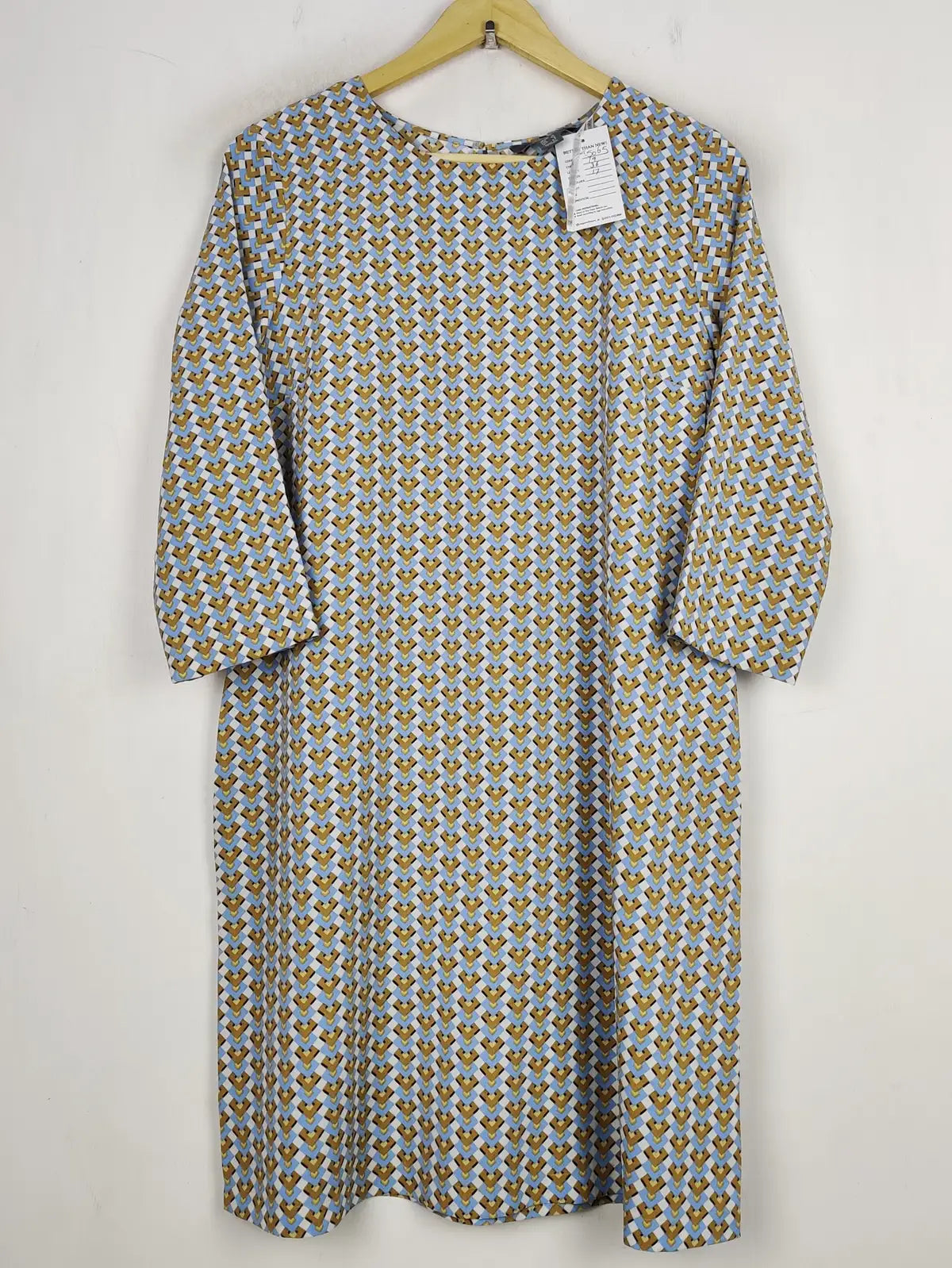 Buy online pre-used pre-loved 100% authentic & Original branded Primark (SWT-5065) available in Pakistan. Top international brands avilable.