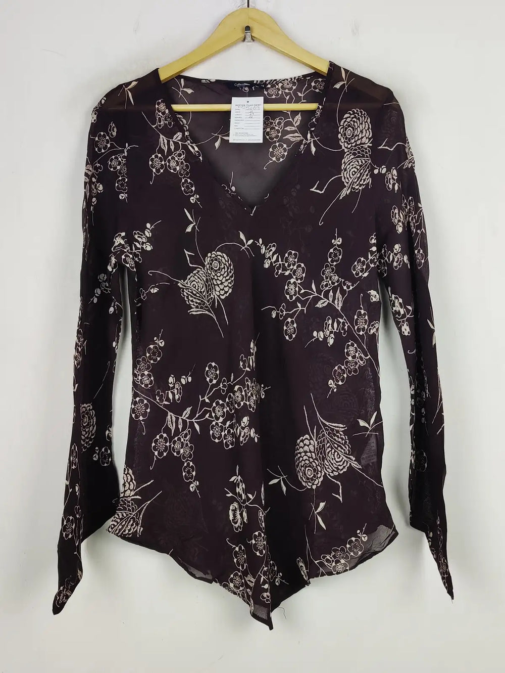 Buy online pre-used pre-loved 100% authentic & Original branded Debenhams (SWT-5069) available in Pakistan. Top international brands avilable.