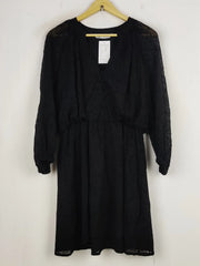 Buy online pre-used pre-loved 100% authentic & Original branded Zara (SWT-5076) available in Pakistan. Top international brands avilable.