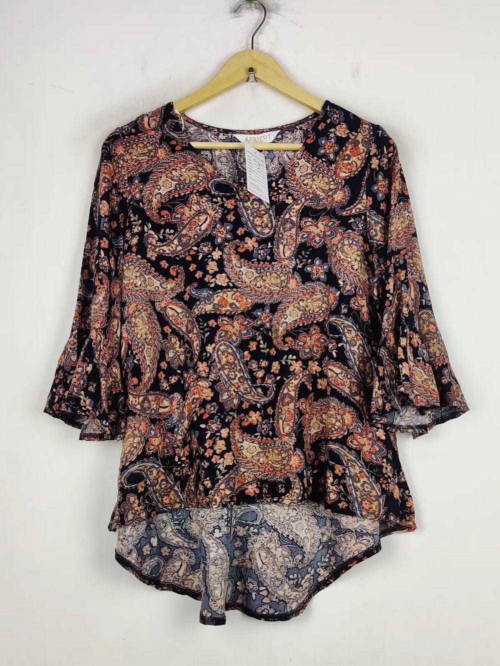 Buy online pre-used pre-loved 100% authentic & Original branded Apricot (SWT-5107) available in Pakistan. Top international brands avilable.