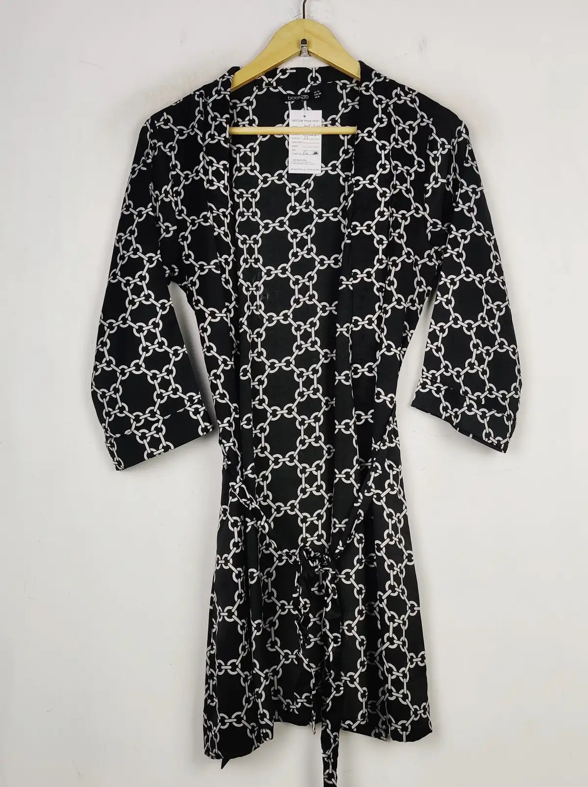 Buy online pre-used pre-loved 100% authentic & Original branded Boohoo (SWT-5135) available in Pakistan. Top international brands avilable.