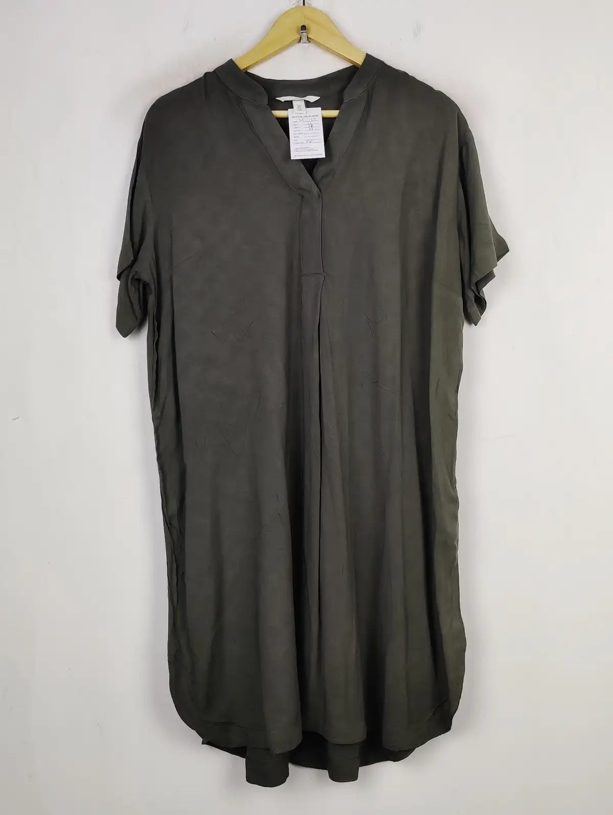 Buy online pre-used pre-loved 100% authentic & Original branded H&M (SWT-5153) available in Pakistan. Top international brands avilable.